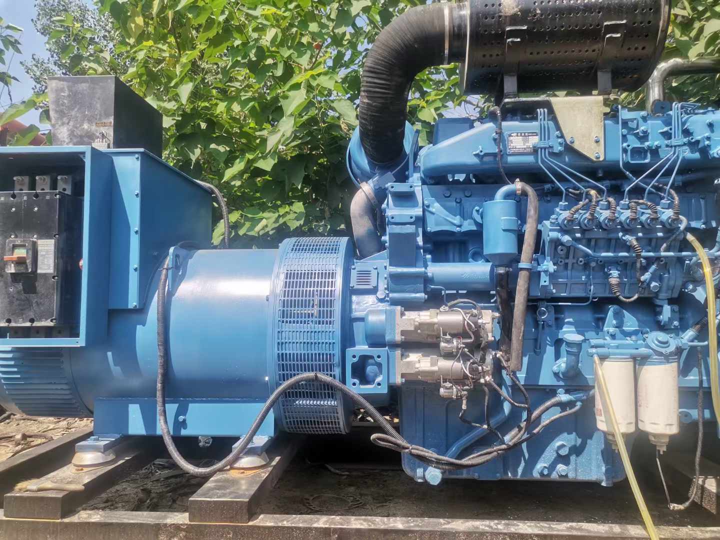 江安详细说明降低 800kW 柴油发电机输出电流波动的方法